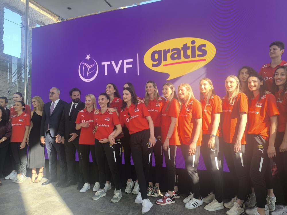 GRATİS, FİLENİN SULTANLARININ ANA SPONSORU OLDU.