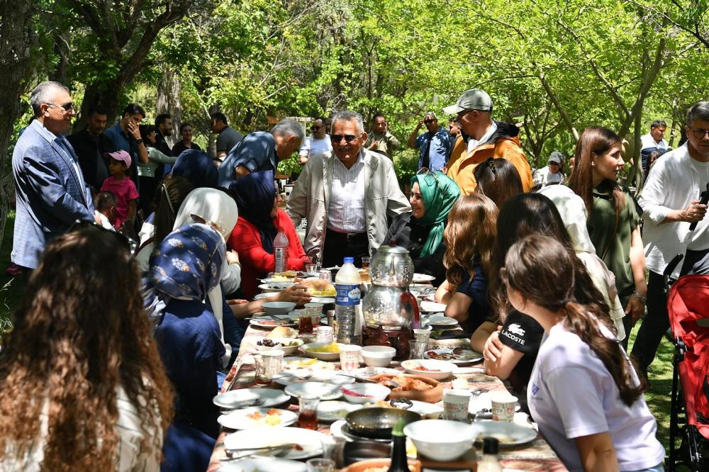 BAŞKAN BÜYÜKKILIÇ, VALİ ÇİÇEK VE KENT PROTOKOLÜ İLE SOĞANLI VADİSİ’NDE BULUŞTU