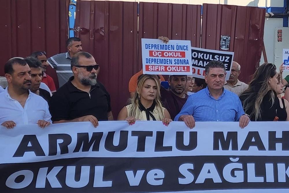 ARMUTLU’DA OKUL VE SAĞLIK OCAĞI YOK SAYILDI! MULLAOĞLU: “BU BÜYÜK HATADAN DERHAL DÖNÜLMELİ!”