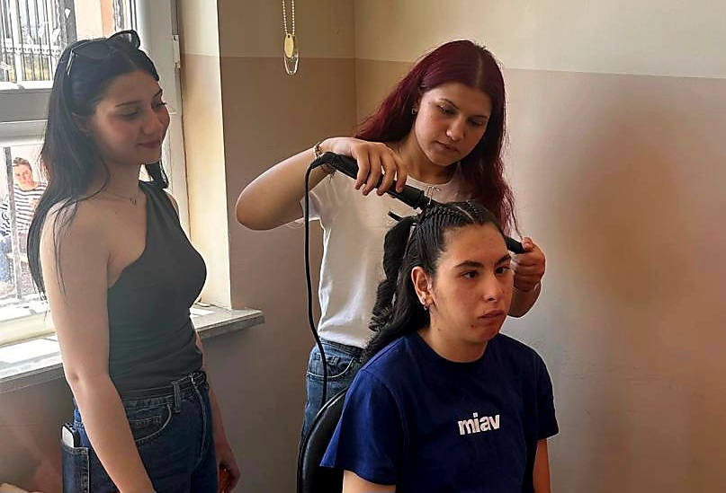 BEYPAZARI HALK EĞİTİM MERKEZİ MÜDÜRLÜĞÜ KUAFÖRLÜK BÖLÜMÜNDEN ÖRNEK DAVRANIŞ