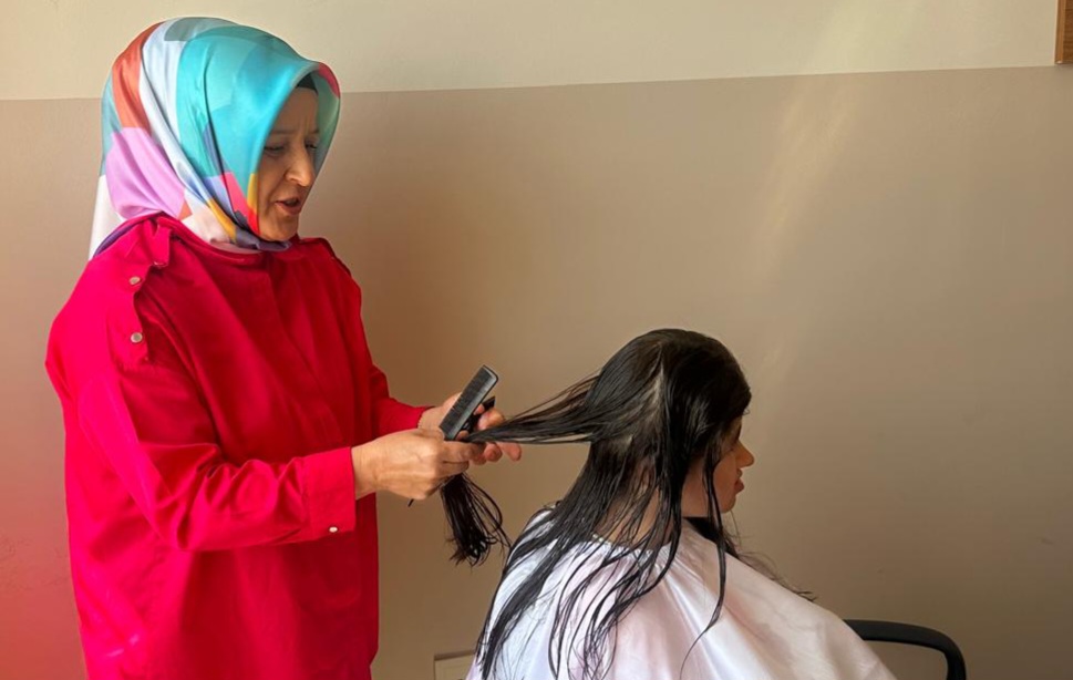 BEYPAZARI HALK EĞİTİM MERKEZİ MÜDÜRLÜĞÜ KUAFÖRLÜK BÖLÜMÜNDEN ÖRNEK DAVRANIŞ