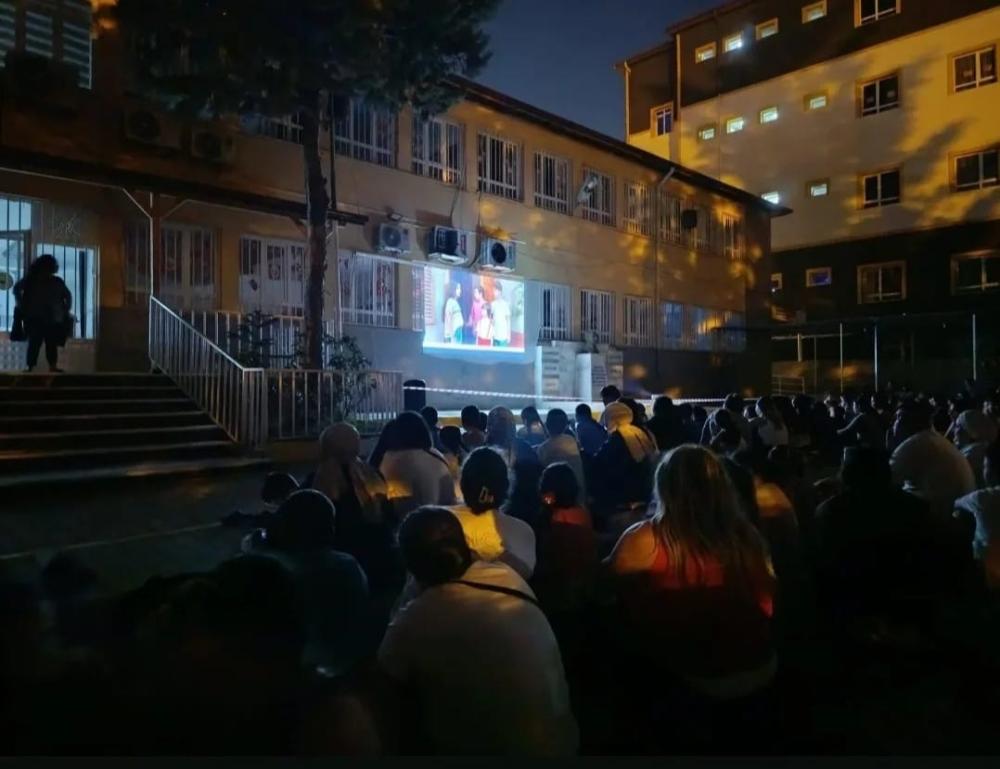 HATAY’DA ANLAMLI BULUŞMA: ODABAŞI 75. YIL İLKOKULU’NDAN AİLE YILI’NA ÖZEL SİNEMA ETKİNLİĞİ