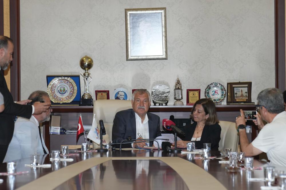 BÜYÜKŞEHİR VE ÇÜ ARASINDA, RAHİM AĞZI KANSERİ AŞISI PROTOKOLÜ İMZALANDI