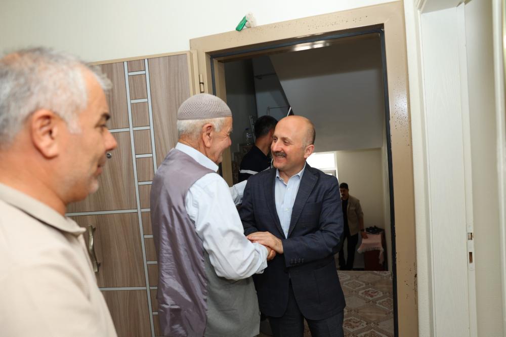 VALİ VAROL’DAN ŞEHİT MEHMET ALİ BOZKURT’UN AİLESİNE ANLAMLI ZİYARET