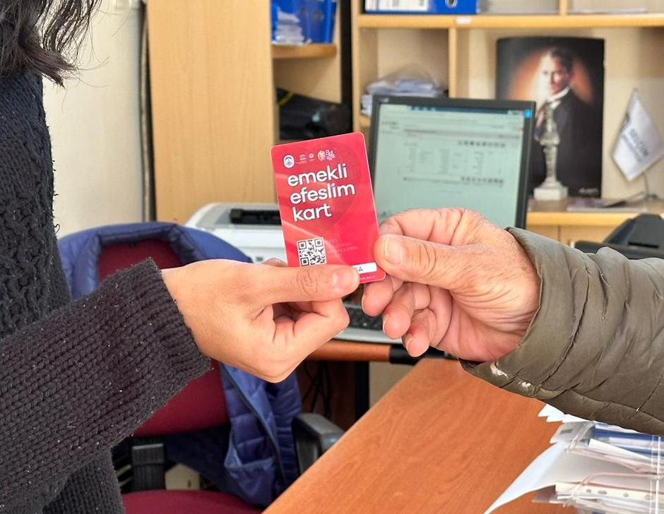 BAŞKAN SENGEL; “EMEKLİMİZİN YANINDAYIZ, DAYANIŞMAYLA GÜÇLENİYORUZ”