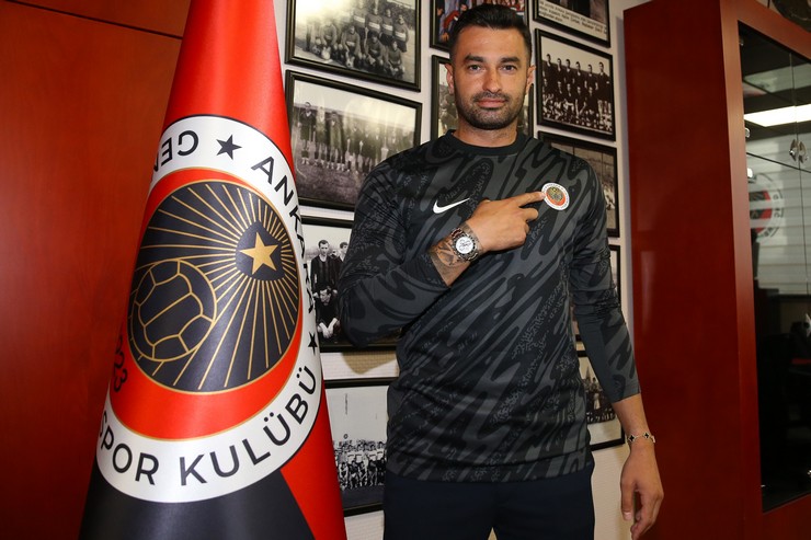 GÖKHAN AKKAN, GENÇLERBİRLİĞİ\'NE DÖNÜYOR!