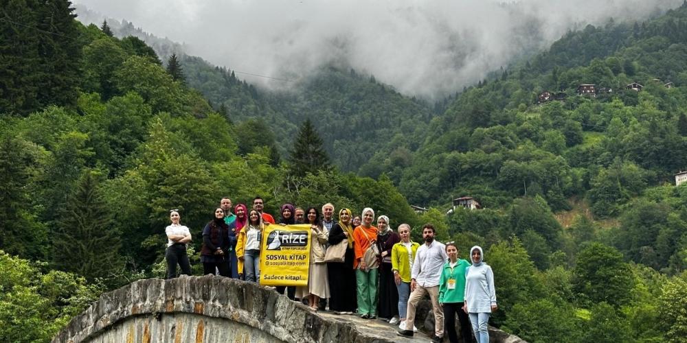 RİZE\'DE EDEBİYAT RÜZGÂRI ESTİ: \