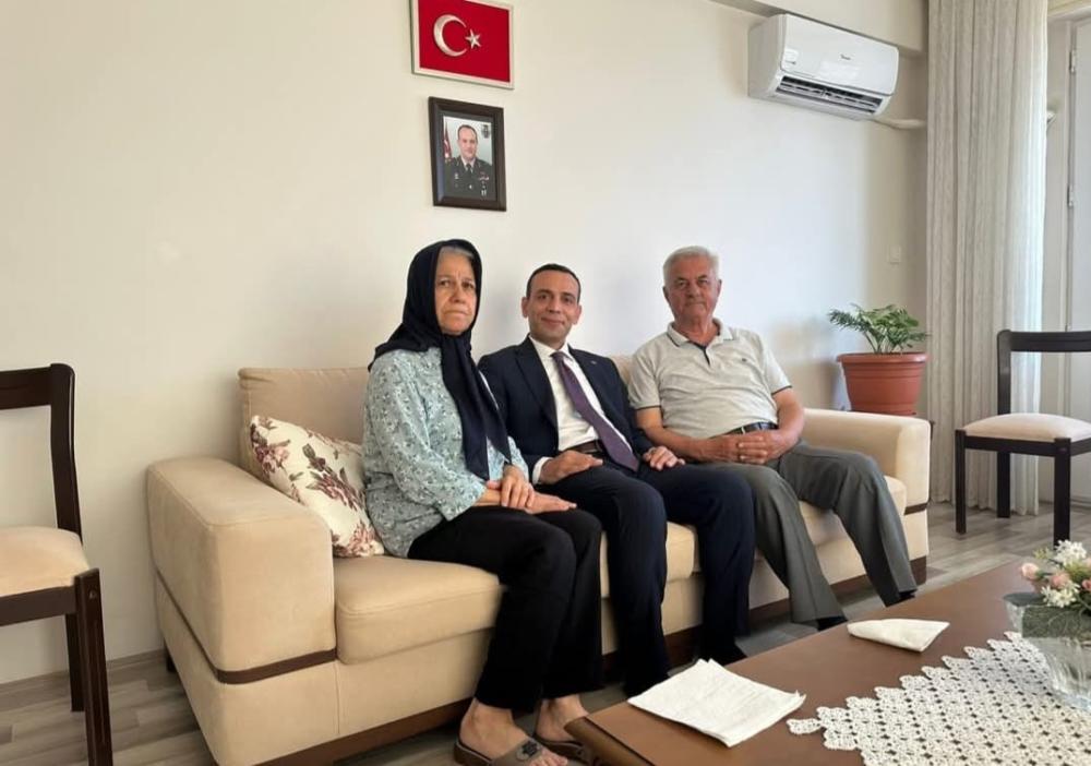 GELİBOLU’DA GÖREVE BAŞLAYAN KAYMAKAM KOÇ’TAN ŞEHİT AİLESİNE ZİYARET