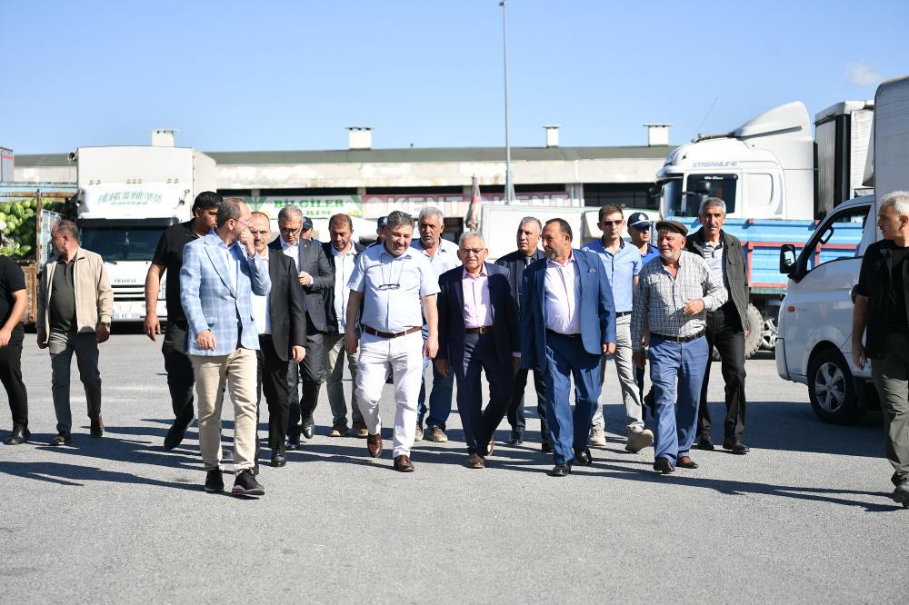 BAŞKAN BÜYÜKKILIÇ’TAN KAYSERİ HAL KOMPLEKSİ’NE SABAH ZİYARETİ