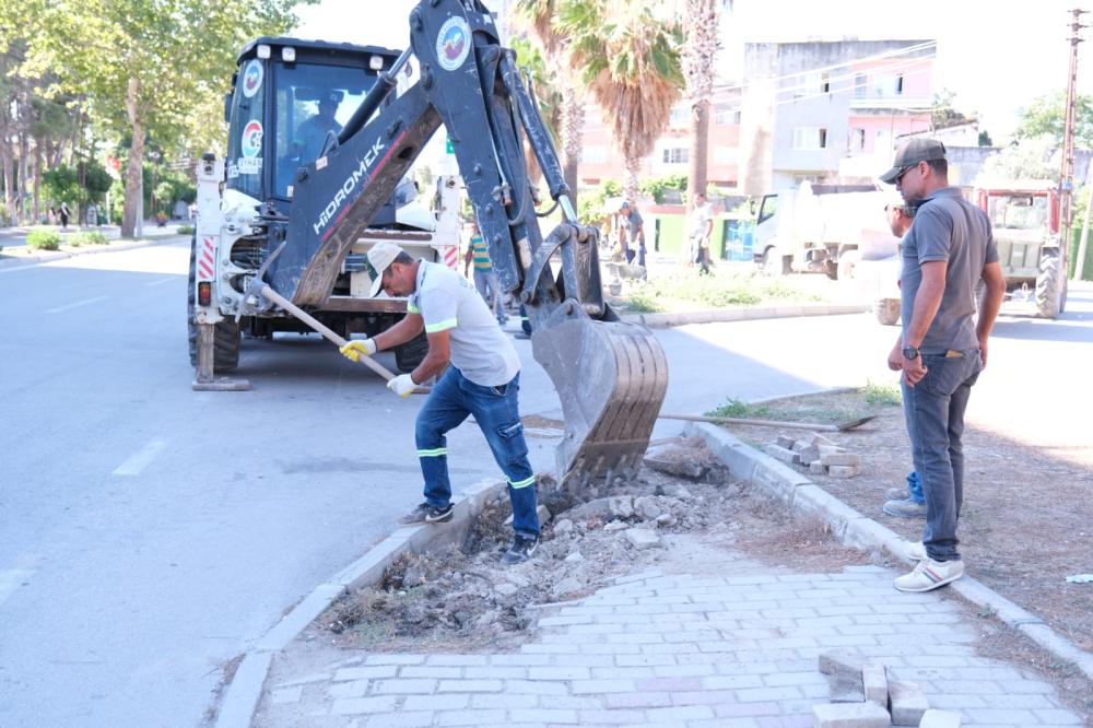 CEYHAN’DA MAHALLE MAHALLE TEMİZLİK VE BAKIM SEFERBERLİĞİ