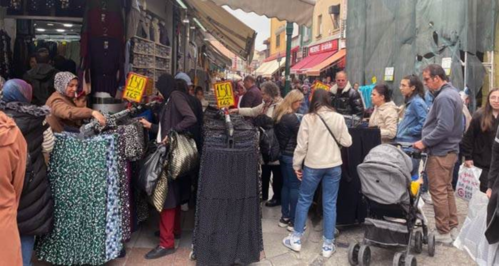 RİZE’DE ÇAY BEREKETİ: ESNAFIN YÜZÜ GÜLDÜ, TURİSTLERİN İLGİSİ ARTTI