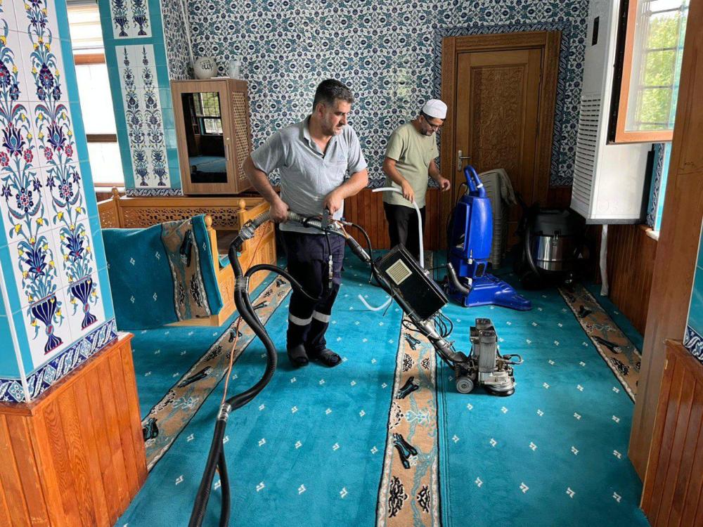 ADIYAMAN BELEDİYESİNDEN İBADETHANELERDE TEMİZLİK ÇALIŞMASI