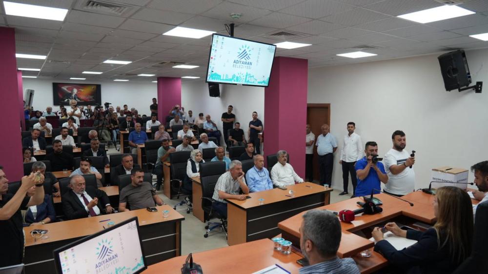 ADIYAMAN\'DA AK PARTİLİ MECLİS ÜYESİ CHP’YE GEÇTİ