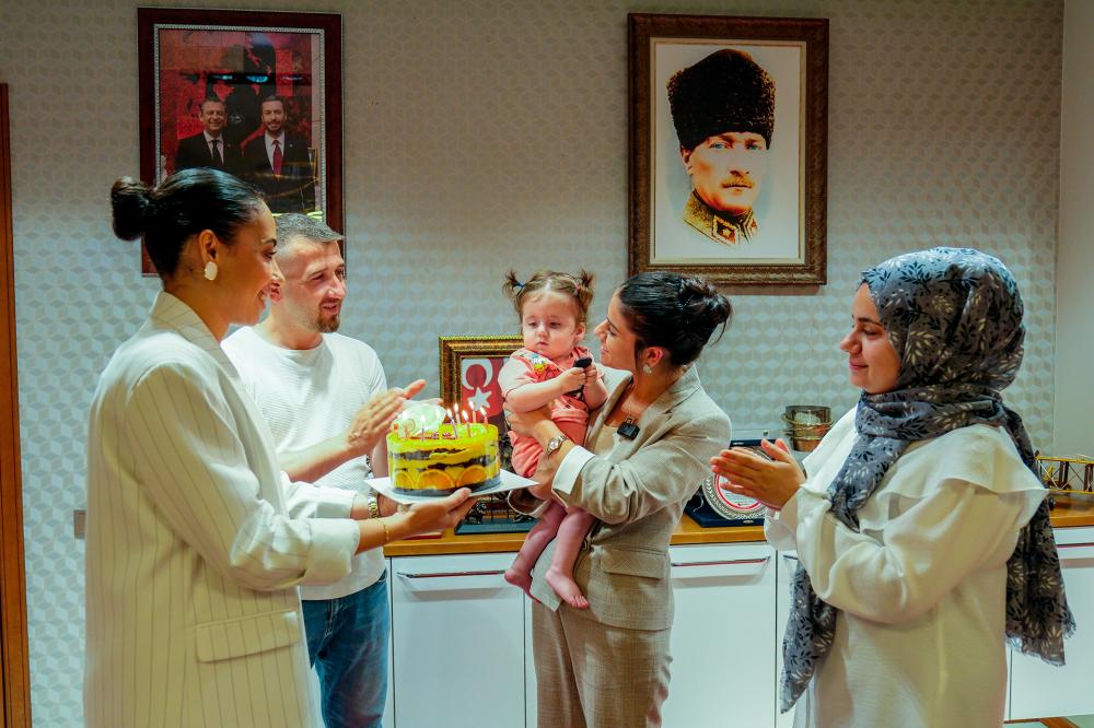 BAŞKAN VEKİLİ YILDIZ’DAN SMA HASTASI İKRANUR’A DOĞUM GÜNÜ SÜRPRİZİ