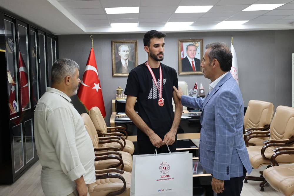 ADIYAMANLI SPORCU BARIŞ BOZGUN’DAN TÜRKİYE ÜÇÜNCÜLÜĞÜ BAŞARISI