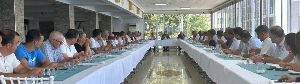 GELİBOLU KAYMAKAMI KOÇ İDARE ŞUBE BAŞKANLARI VE MUHTARLAR İLE TOPLANTI YAPTI