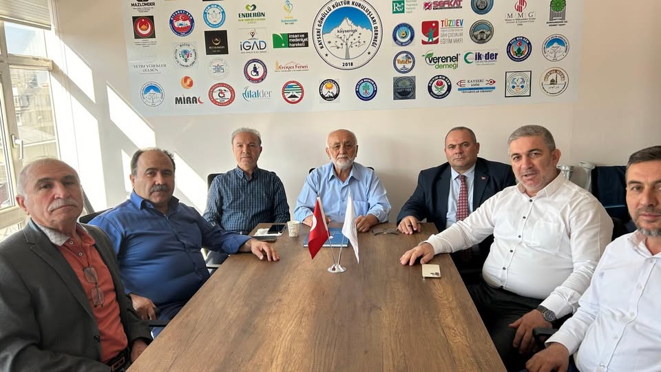 kayseri gönüllü kuruluşları Vali Çiçek'e sahip çıktı