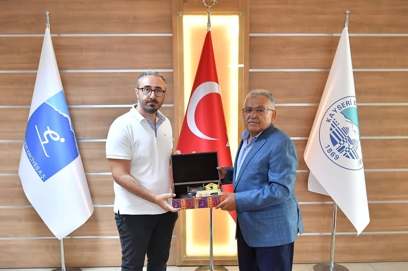 ERCİYES’İN TÜRK DÜNYASI ÜYELİĞİ, BAŞKAN BÜYÜKKILIÇ’A TAKDİM EDİLDİ