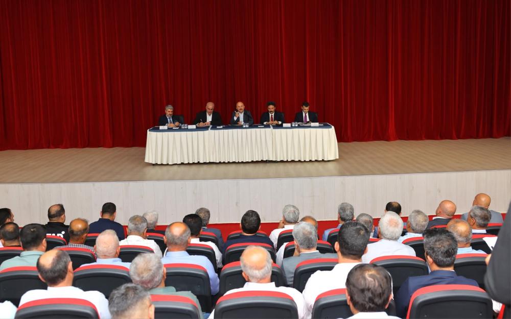 VALİ OSMAN VAROL BESNİ’DE MUHTARLARLA BULUŞTU