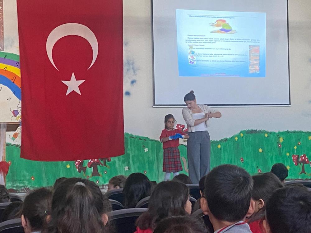 “SAĞLIKLI ÇOCUK, SAĞLIKLI GELECEK” ETKİNLİĞİ GELİBOLU 26 KASIM İLKOKULU’NDA GERÇEKLEŞTİRİLDİ
