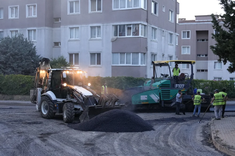 KARTAL’DA YOL YENİLEME HAMLESİ: 17 BİN TON SICAK ASFALT SERİLECEK