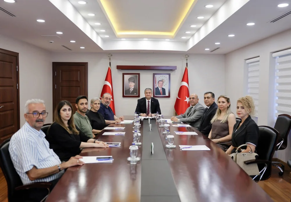 YÜREĞİR’DEKİ YENİ EĞİTİM YUVASINA “SERHAT KAVİ ANAOKULU” İSMİ VERİLDİ
