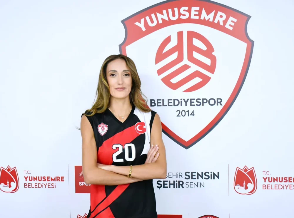 YUNUSEMRE BELEDİYESPOR'A MİLLİ SMAÇÖR: SELİNAY AKÇİN