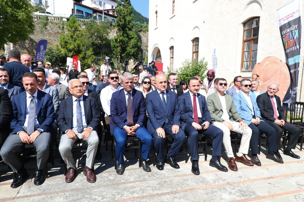 Vali Kültür ve Turizm Bakanlığı tarafından düzenlenen Türkiye Kültür Yolu Festivali’nin açılış programına katıldı.