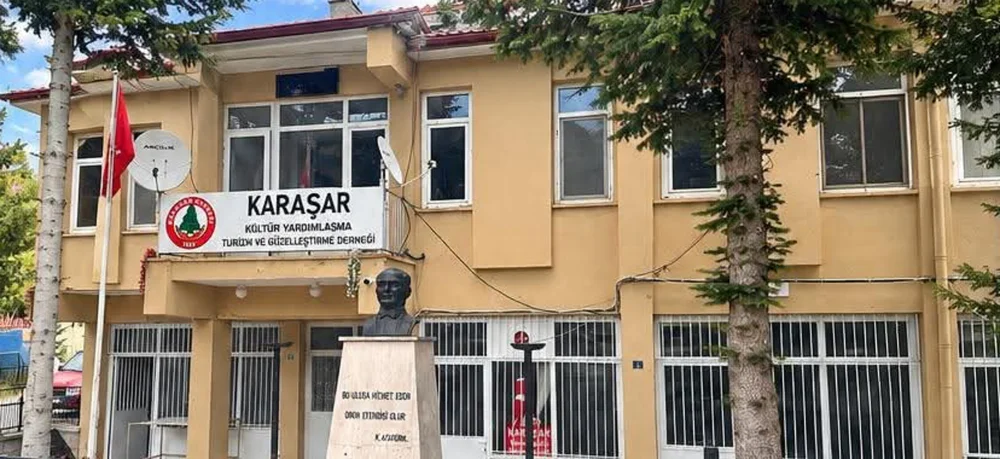 BEYPAZARI’NIN ESKİ BELDELERİNDEN KARAŞAR BELEDİYE BİNASI DERNEK MERKEZİ OLDU.
