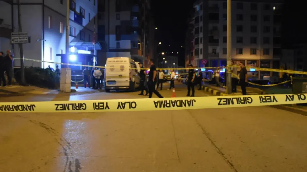 Apartman dairesinde 3 erkek cesedi bulundu.