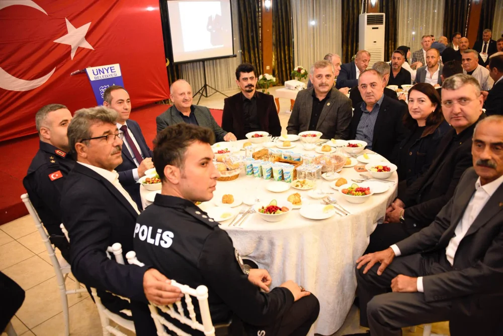 BAŞKAN TAVLI: “ MUHTARLARIMIZLA BİRLİKTE ÇOK GÜZEL HİZMETLERE İMZA ATTIK”