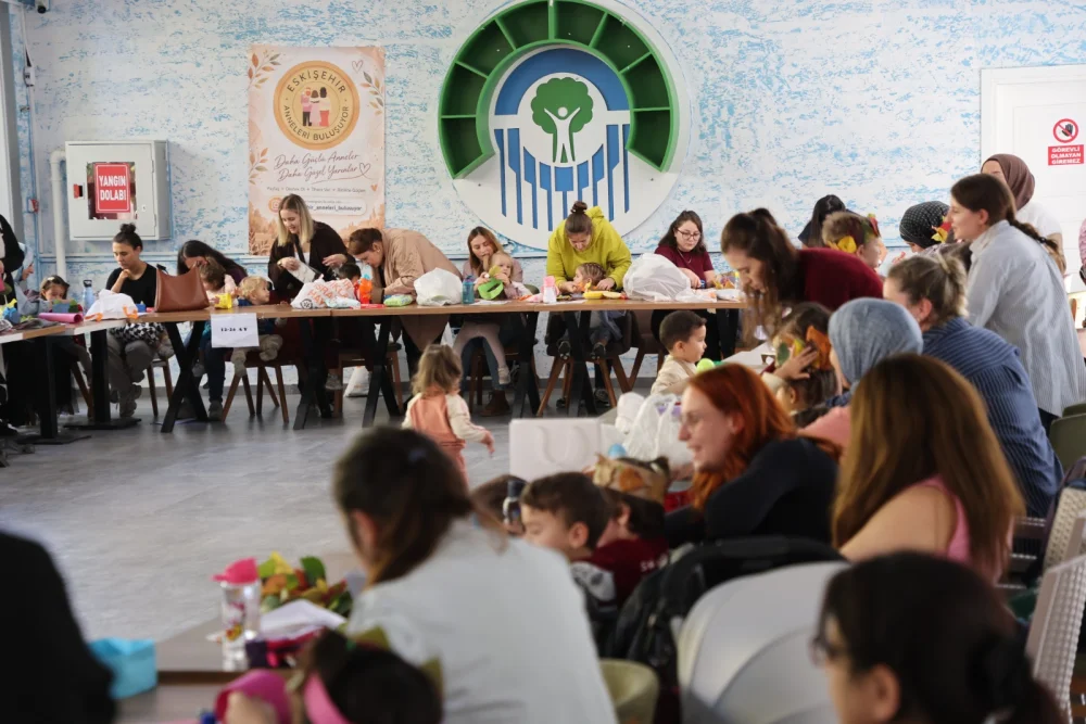 Kazım Kurt’un desteğiyle anneler Alaaddin Park Cafe’de buluştu