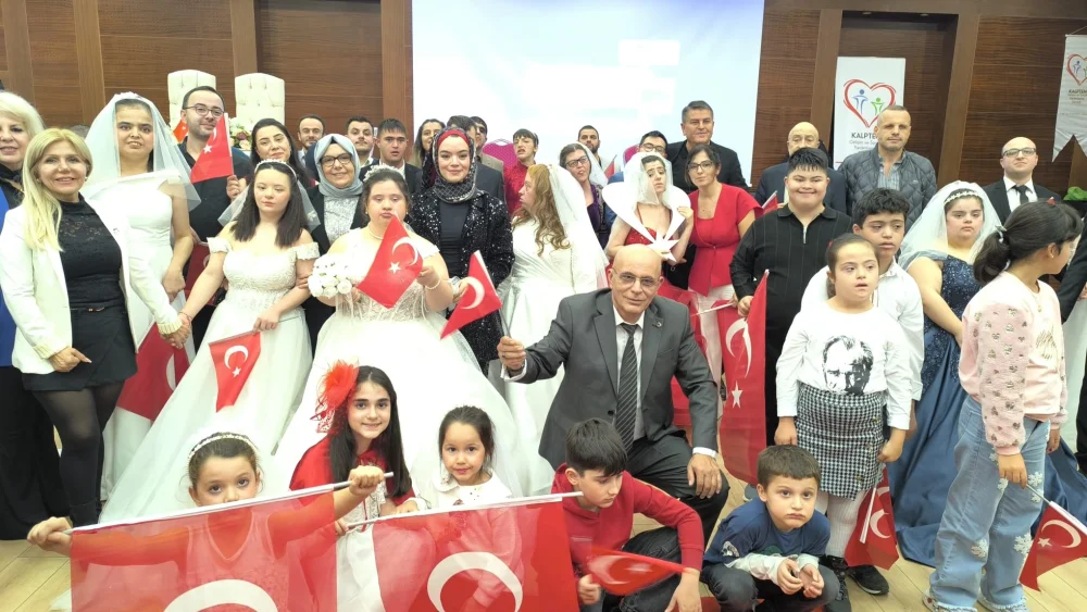 Kanka Dede Sosyal Sorumluluk Gönül Elçisi Organizasyonunda Özel Çocuklar Cumhuriyet Coşkusunu Yaşadılar